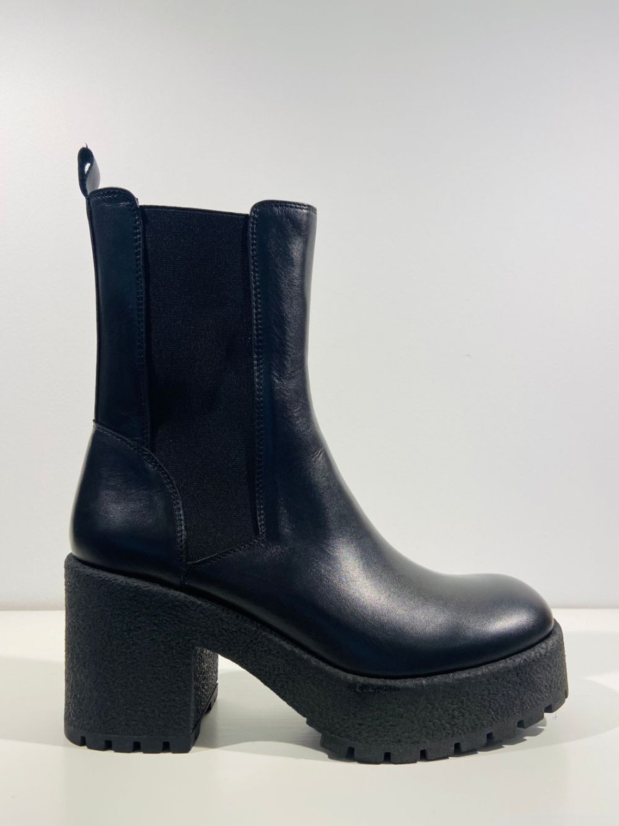 Footwear Donna Lei | Black Leather Pull On Ankle Boots